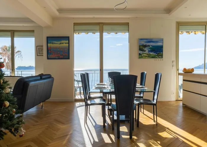3-Br Apartment Sea View By The Beaches